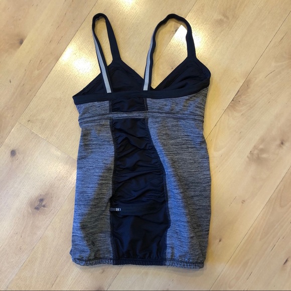 Lululemon Tank Reflect - Size 2 - Picture 2 of 2